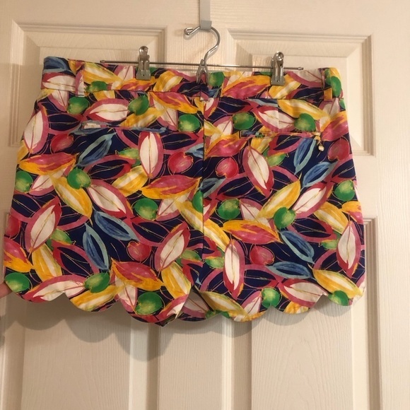 Crown and Ivy size 16 floral shorts - Picture 3 of 14